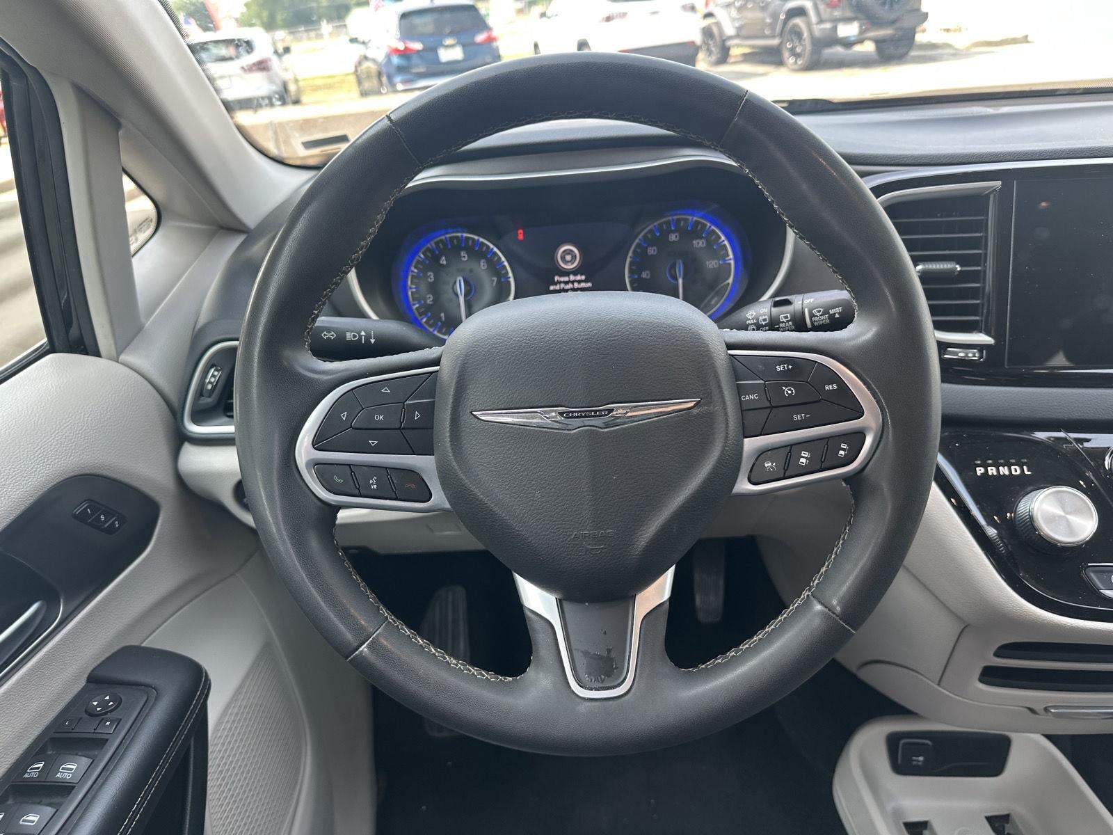 2023 Chrysler Pacifica Touring L