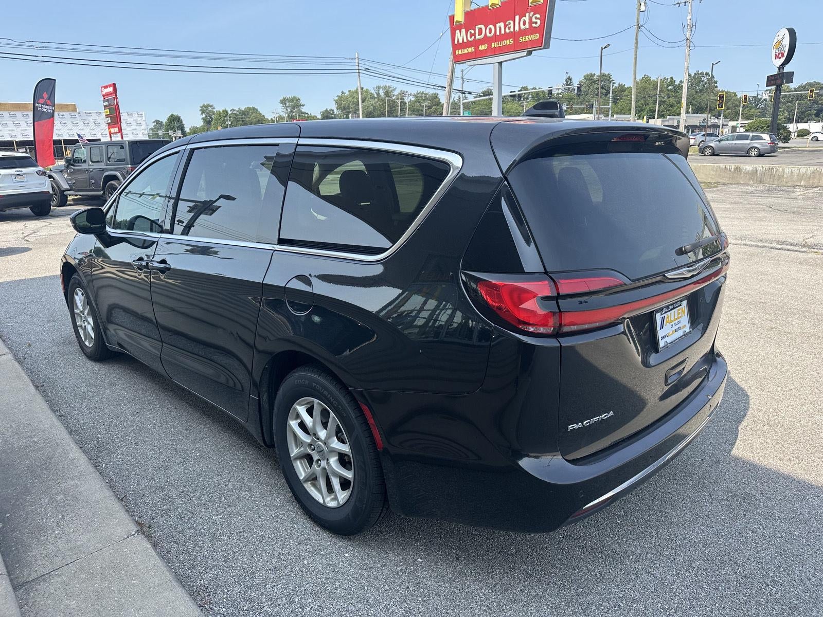 2023 Chrysler Pacifica Touring L