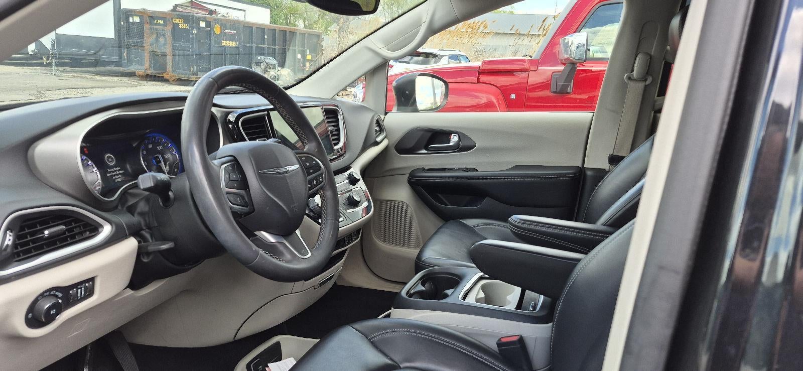 2023 Chrysler Pacifica Touring L