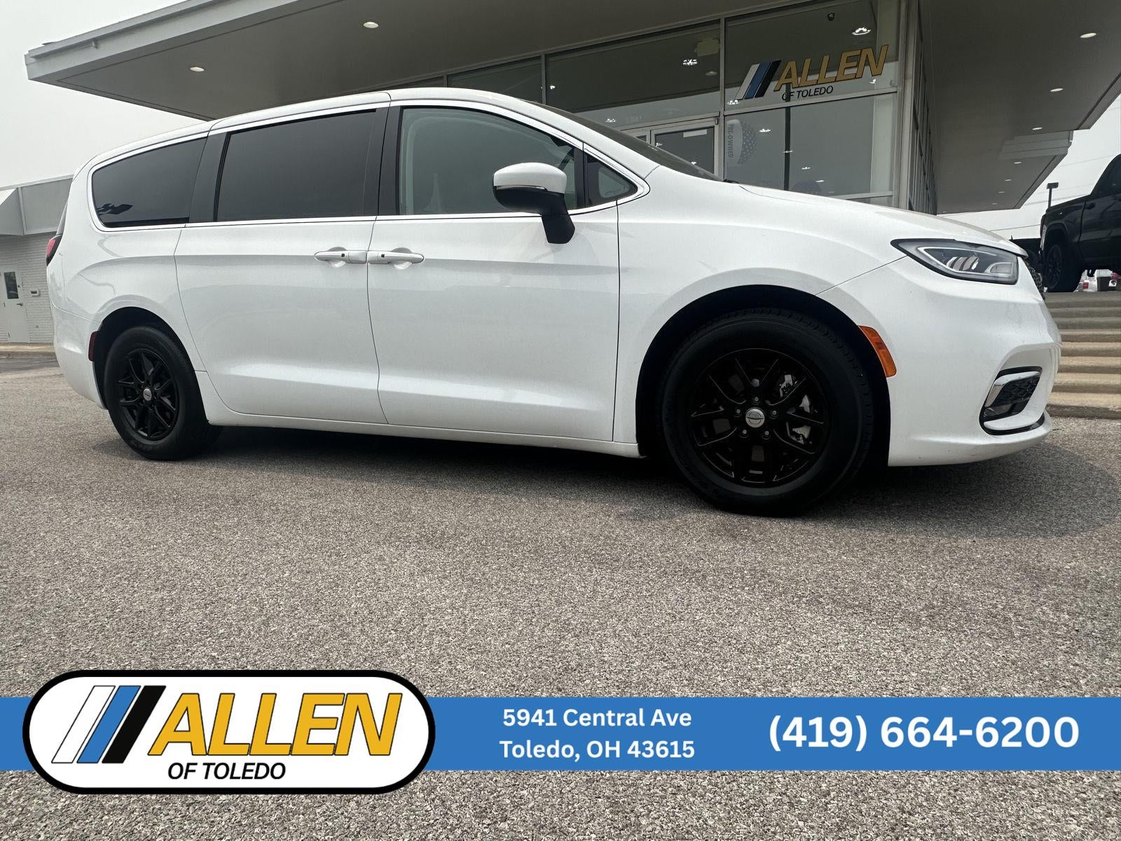 2023 Chrysler Pacifica Touring L
