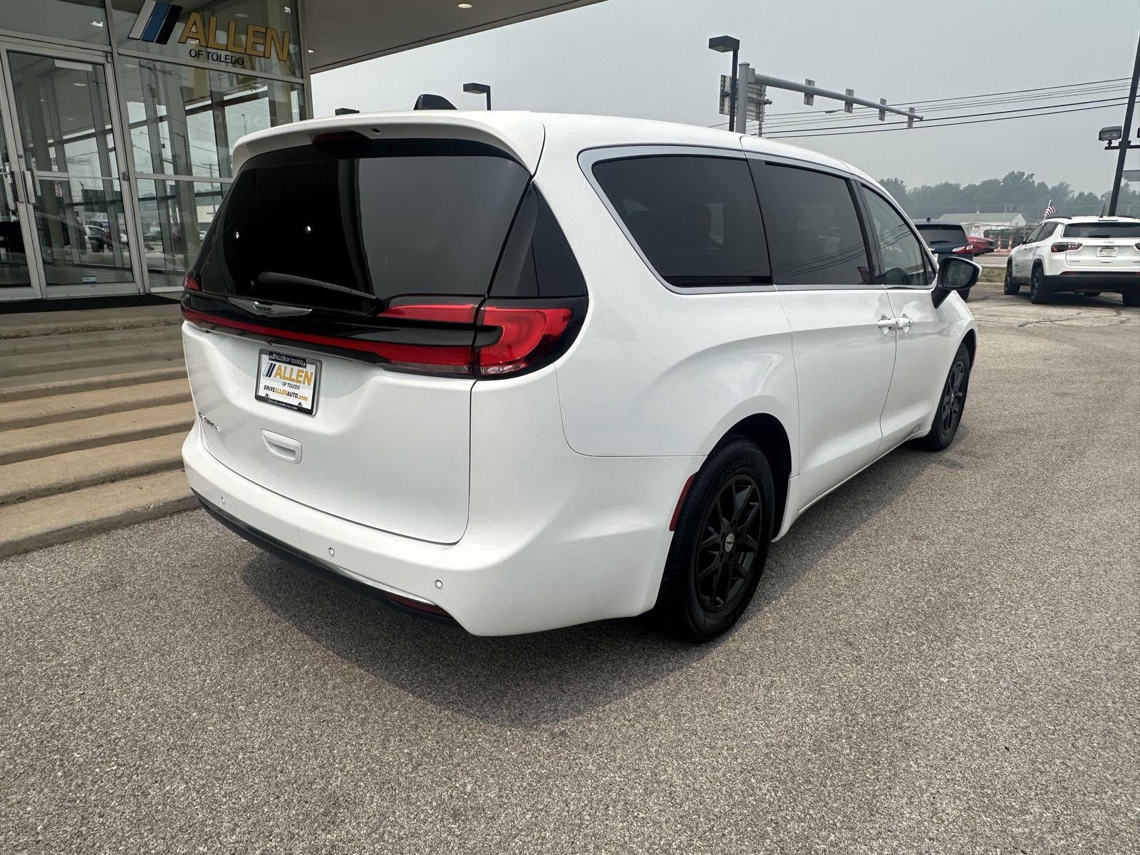 2023 Chrysler Pacifica Touring L
