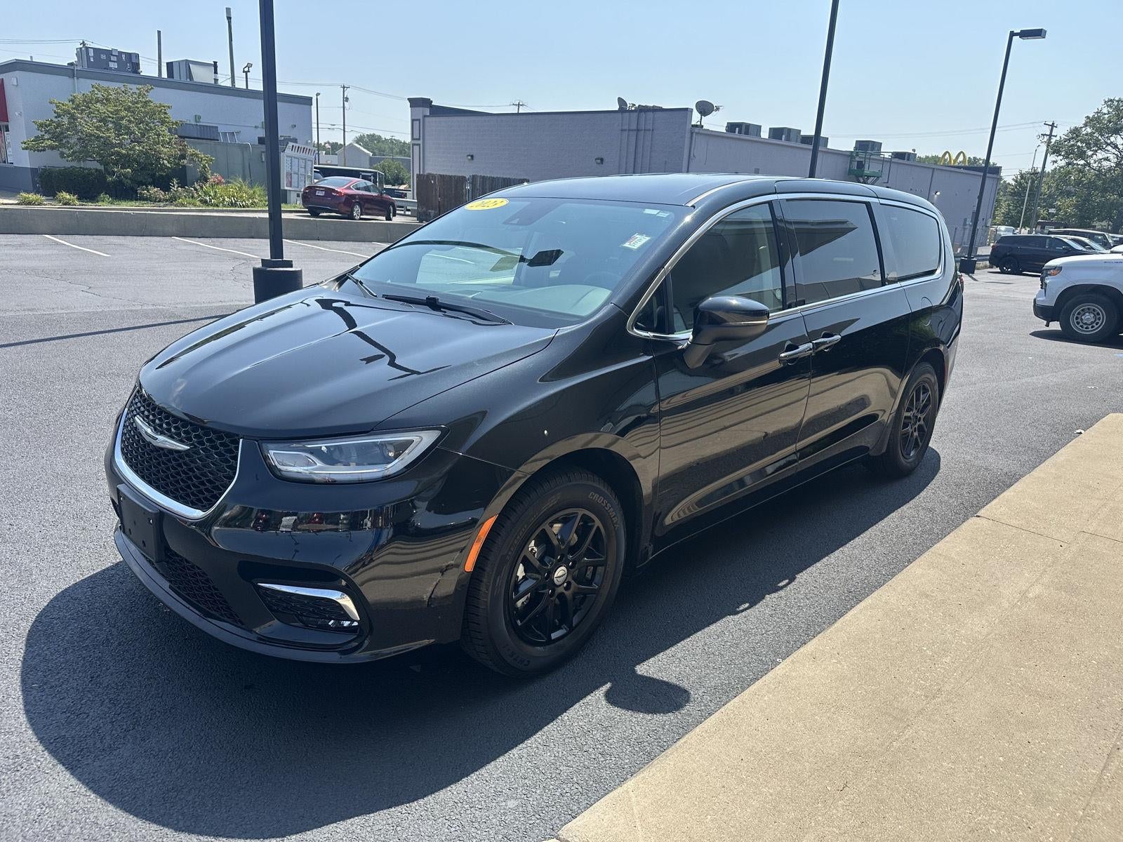 2023 Chrysler Pacifica Touring L