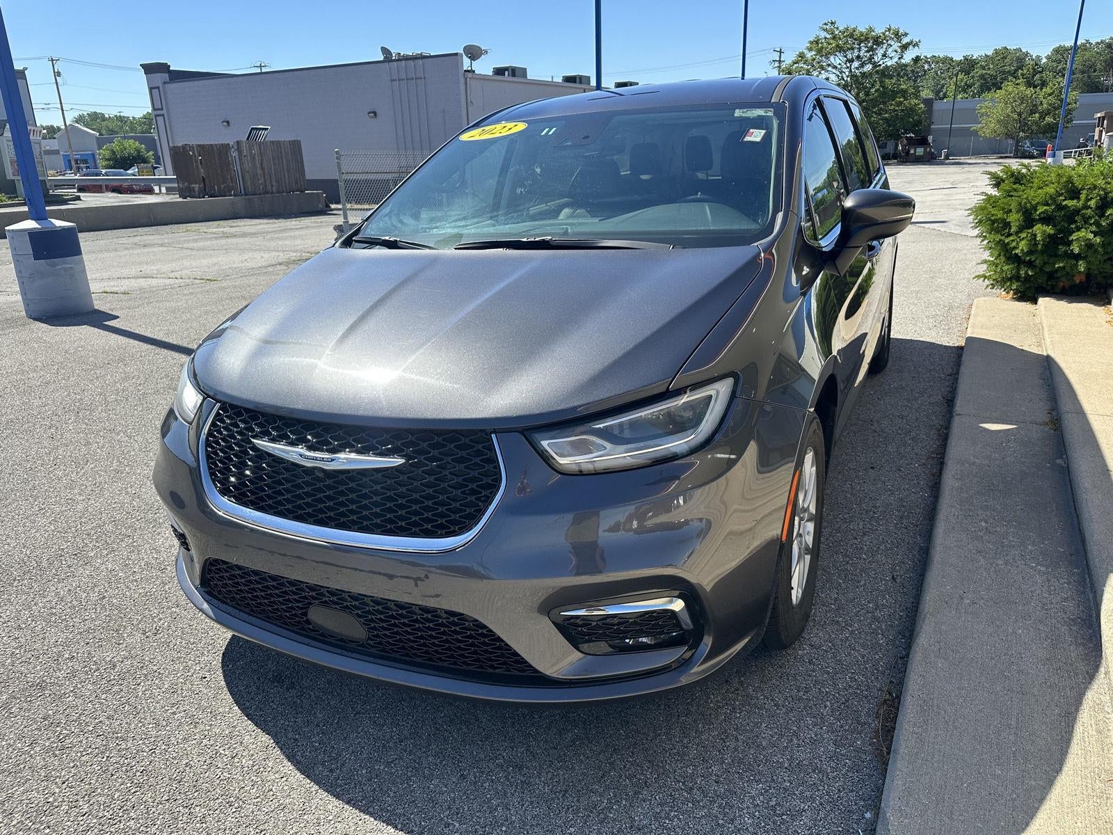 2023 Chrysler Pacifica Touring L
