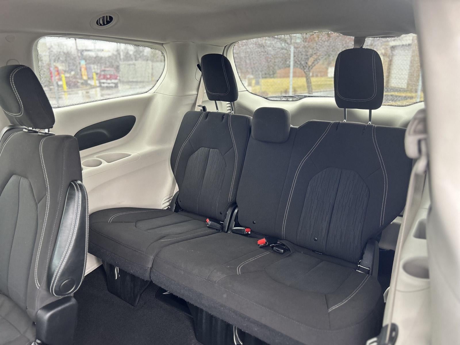 2020 Chrysler Voyager LX