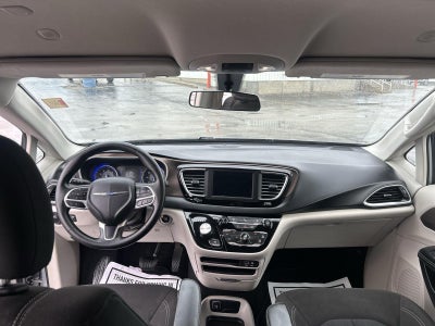 2020 Chrysler Voyager LX