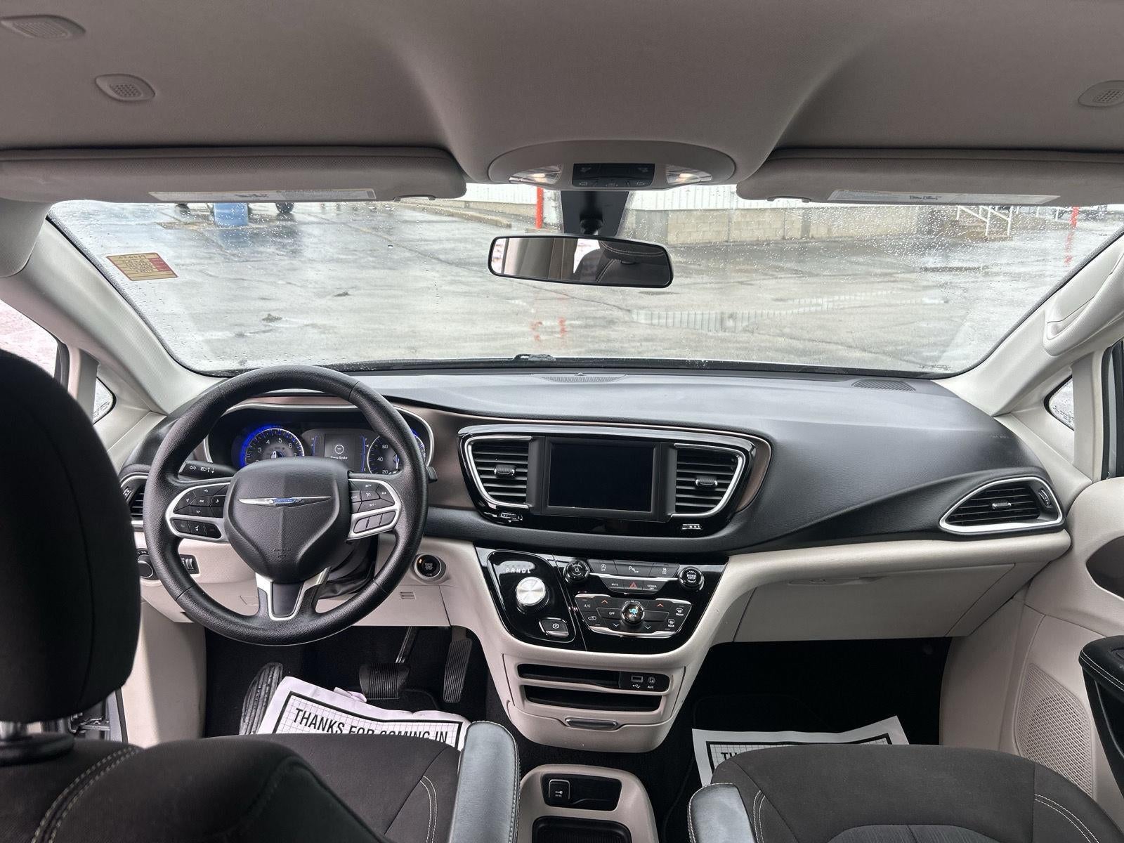 2020 Chrysler Voyager LX