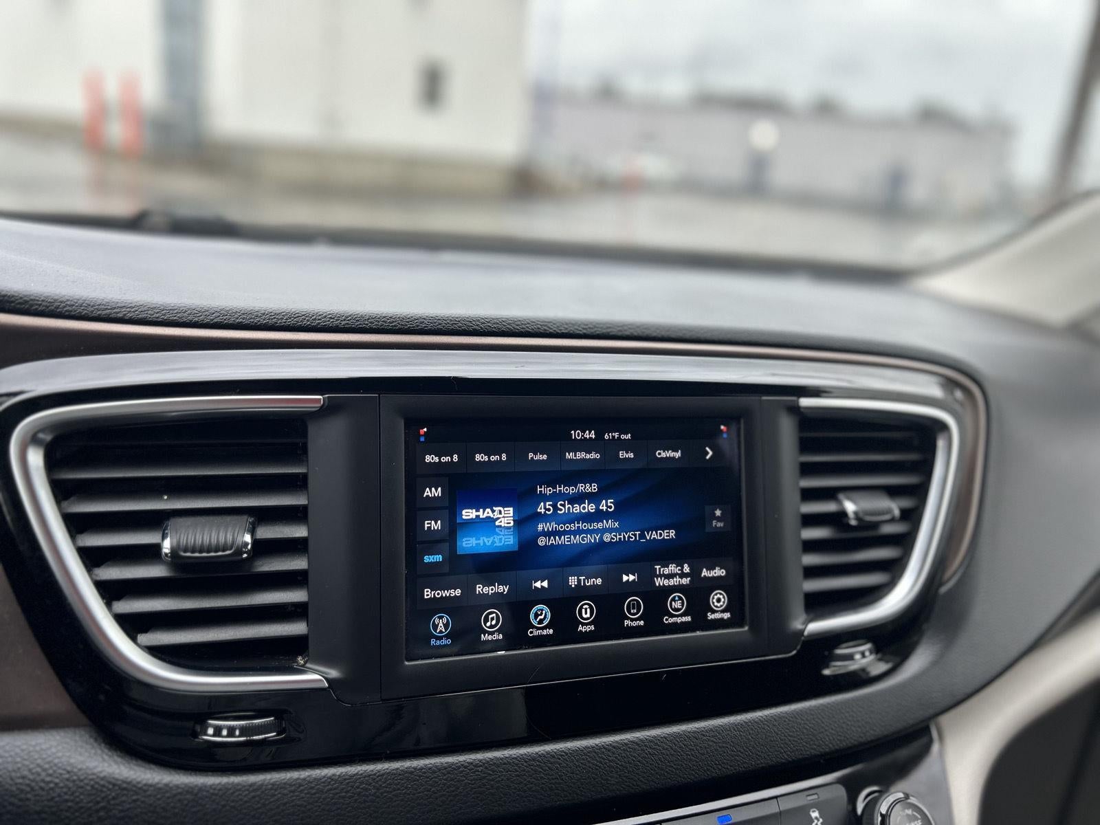 2020 Chrysler Voyager LX