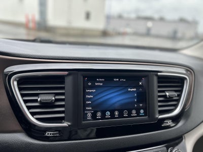 2020 Chrysler Voyager LX