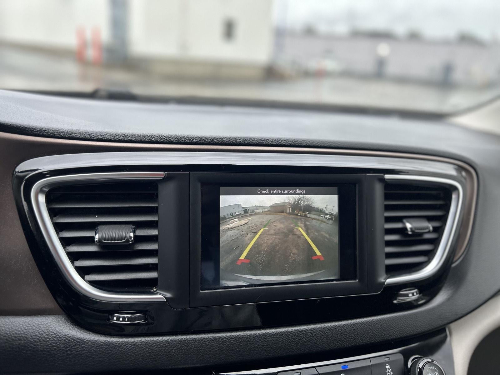 2020 Chrysler Voyager LX
