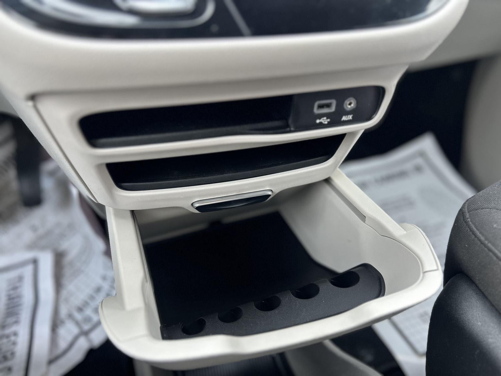 2020 Chrysler Voyager LX