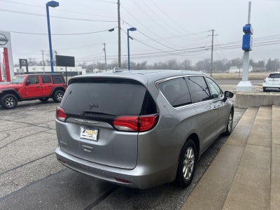 2020 Chrysler Voyager LX