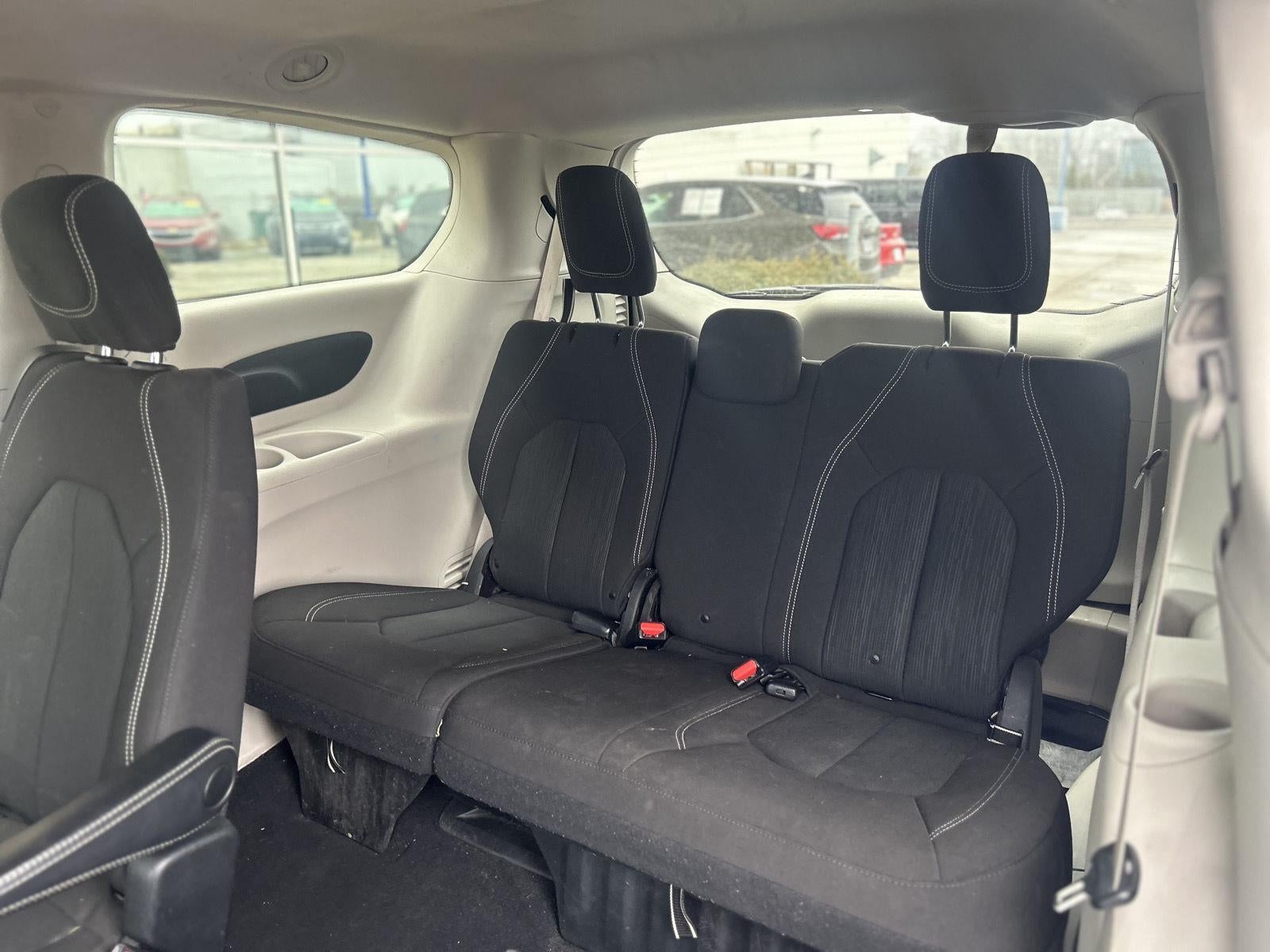 2020 Chrysler Voyager LX