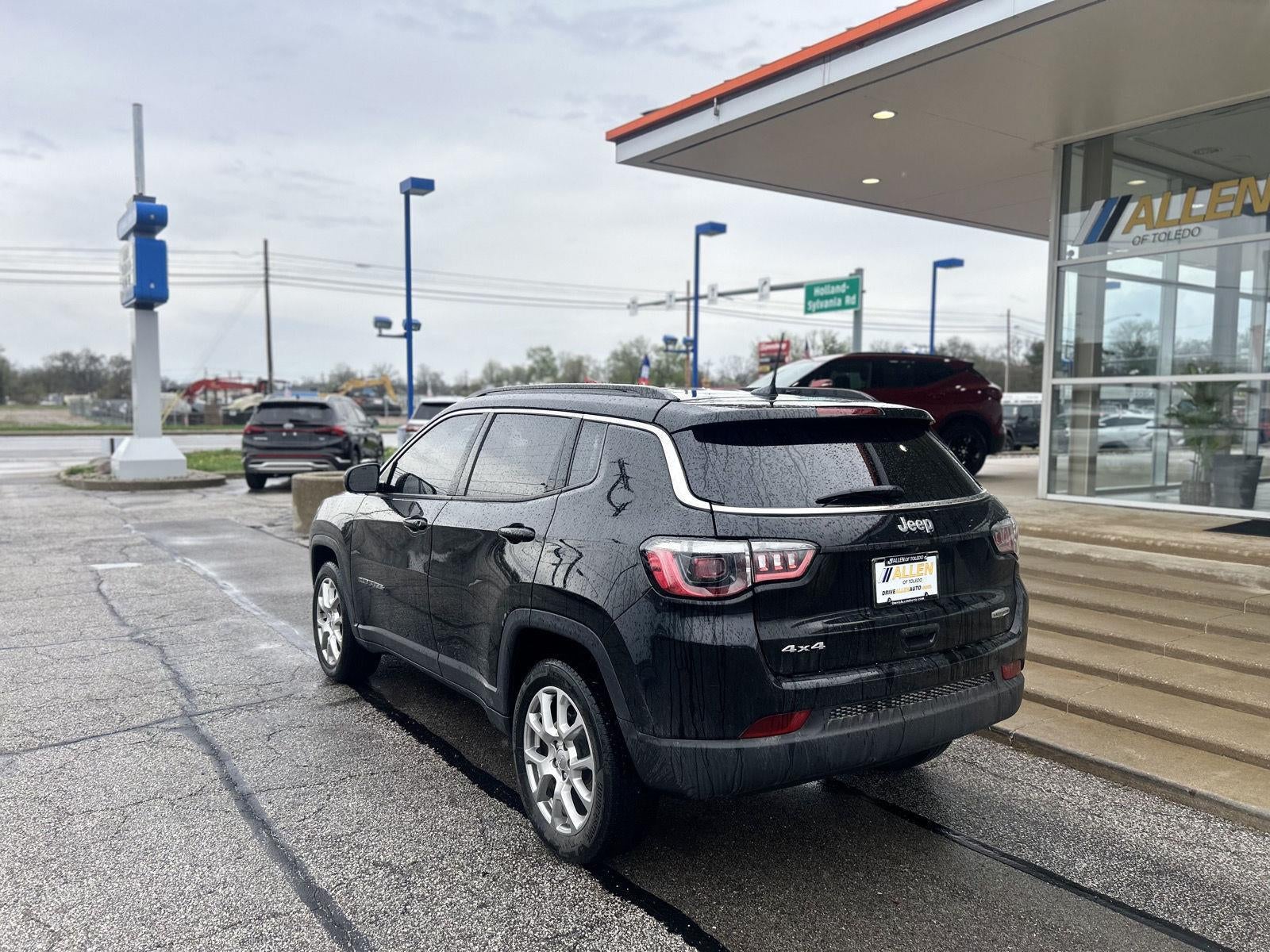 2022 Jeep Compass Latitude Lux