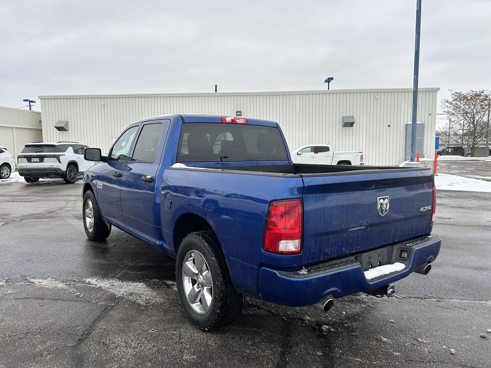 2017 RAM 1500 EXPRESS 4X4 CREW CAB 5'7