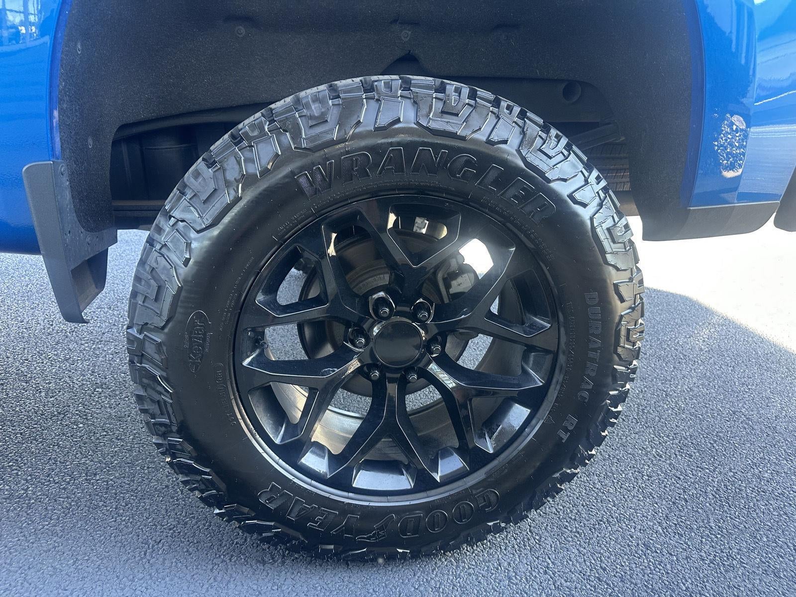2022 Chevrolet SILVERADO 1500 4WD CREW CAB 147 LT TRAI
