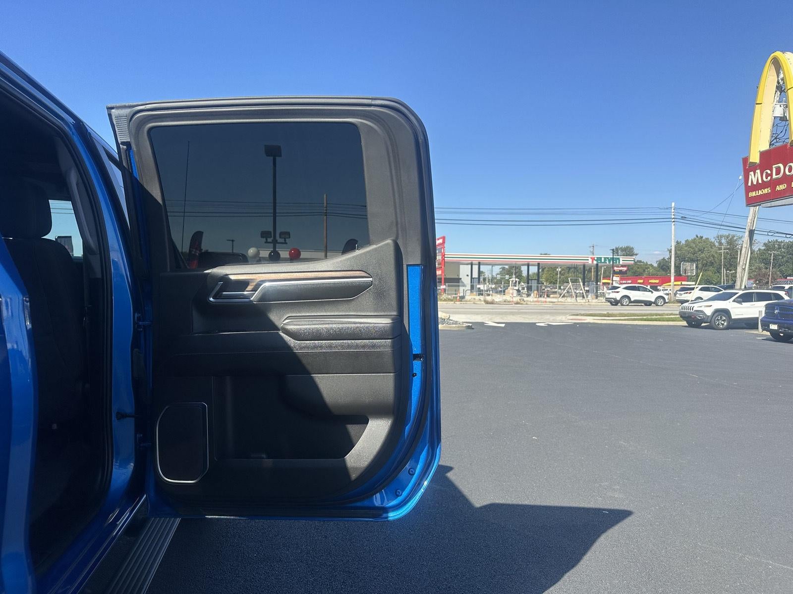 2022 Chevrolet SILVERADO 1500 4WD CREW CAB 147 LT TRAI