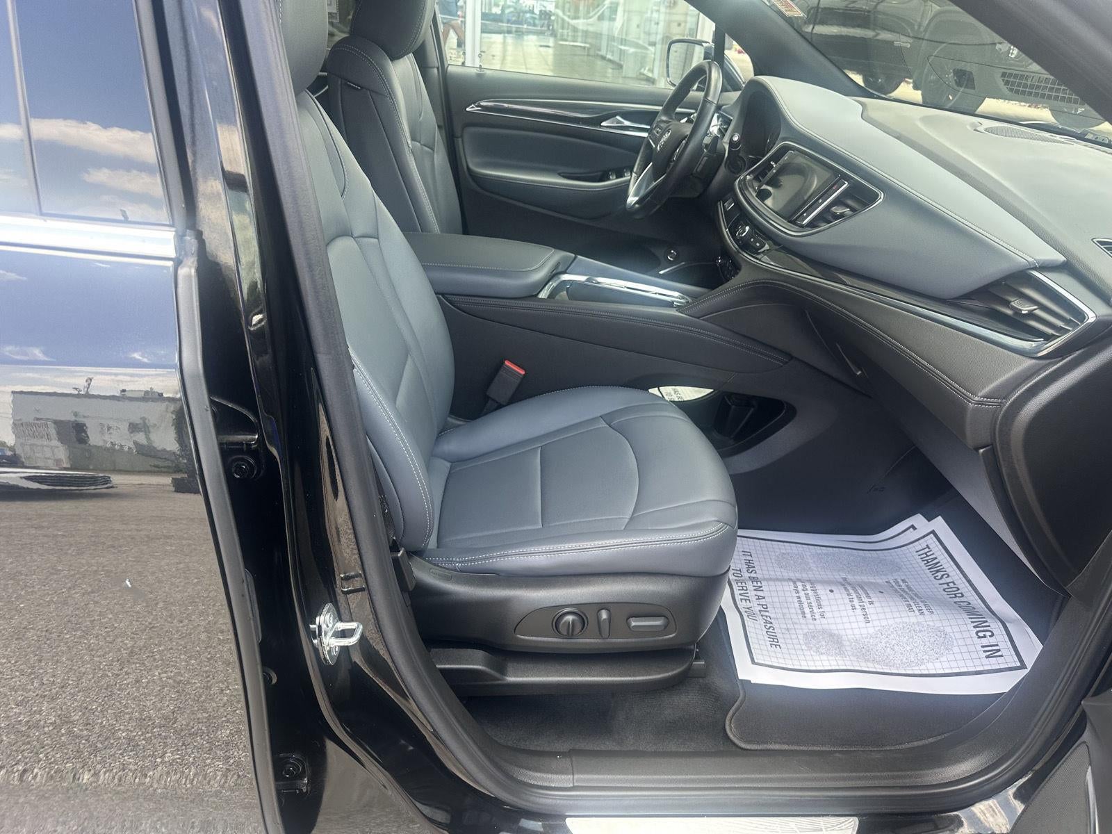 2023 Buick Enclave Essence
