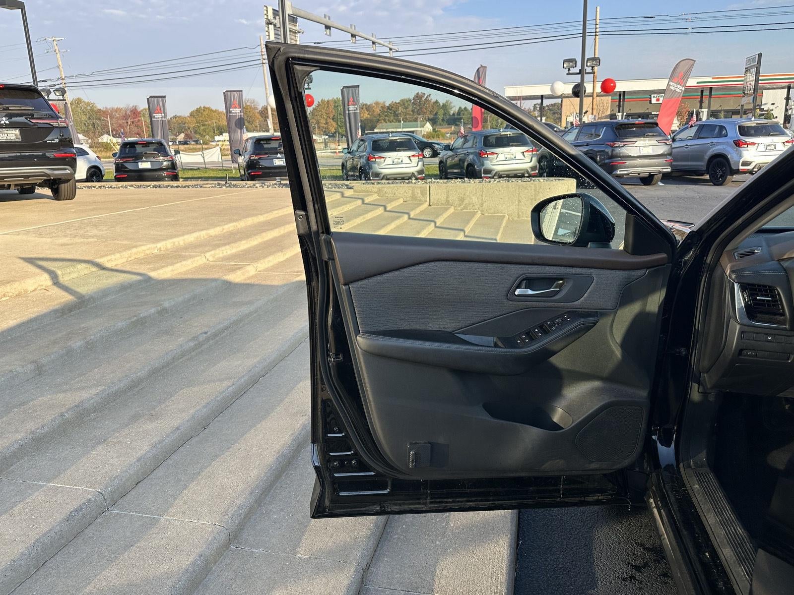 2023 Nissan ROGUE AWD SV