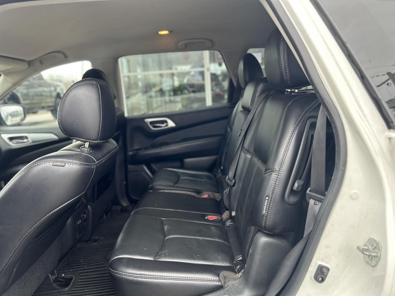 2019 Nissan Pathfinder SL