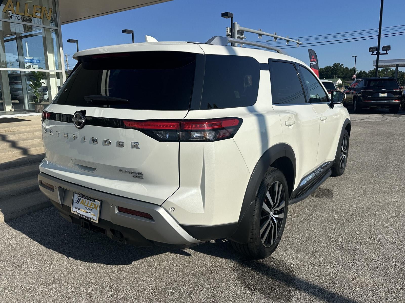 2023 Nissan Pathfinder Platinum