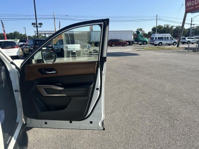 2023 Nissan Pathfinder Platinum