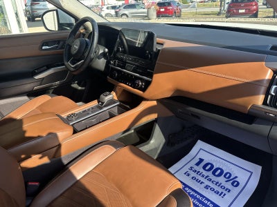 2023 Nissan Pathfinder Platinum