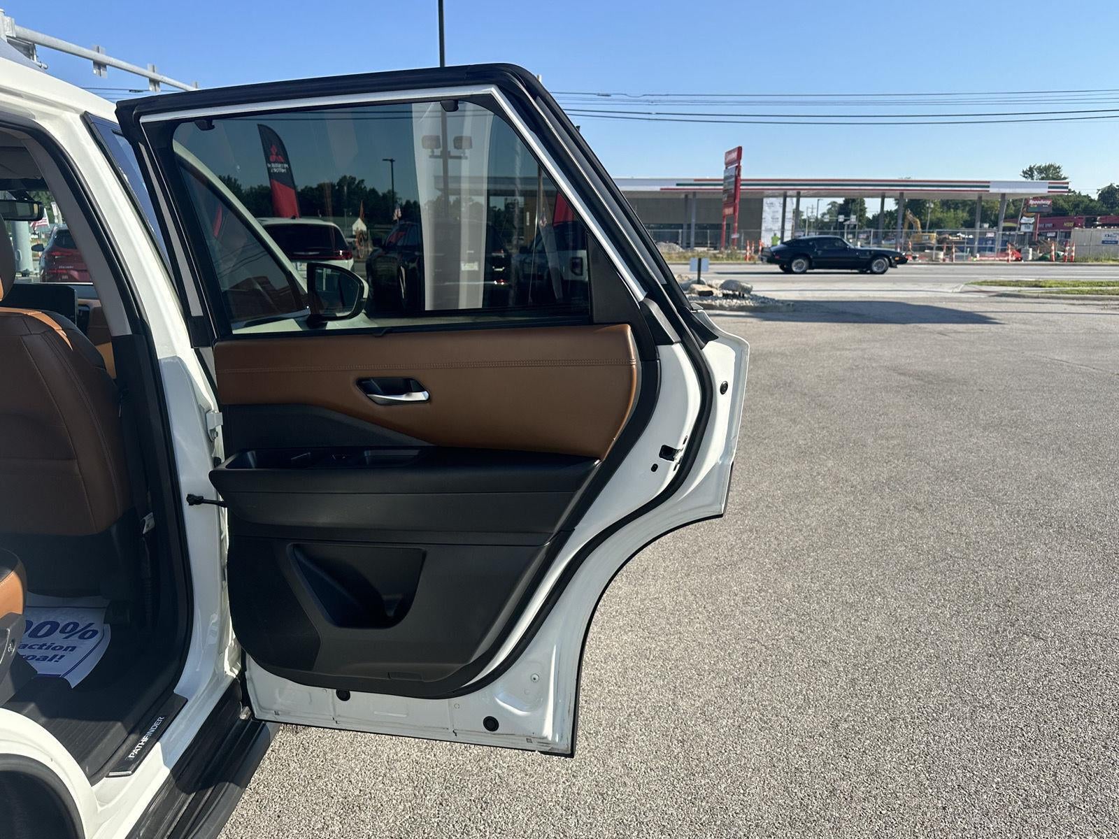 2023 Nissan Pathfinder Platinum