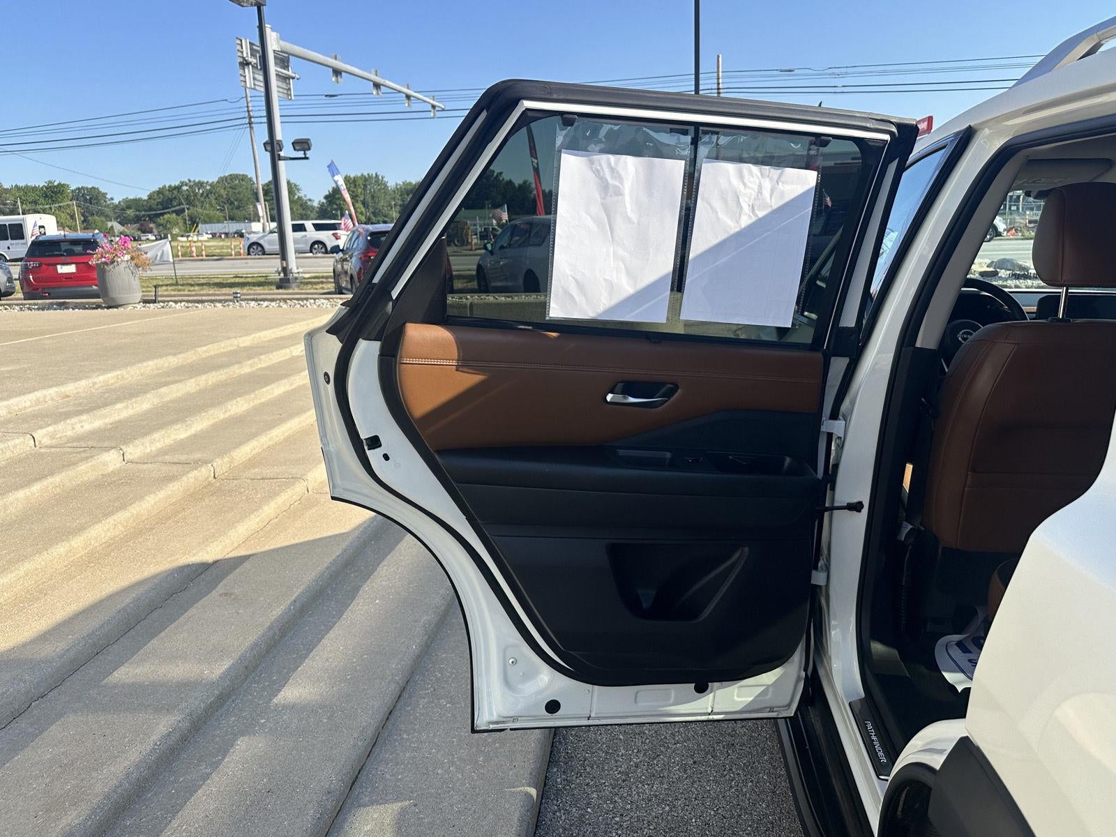 2023 Nissan Pathfinder Platinum