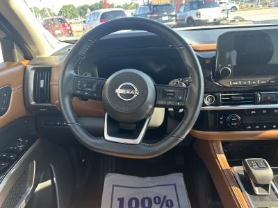 2023 Nissan Pathfinder Platinum