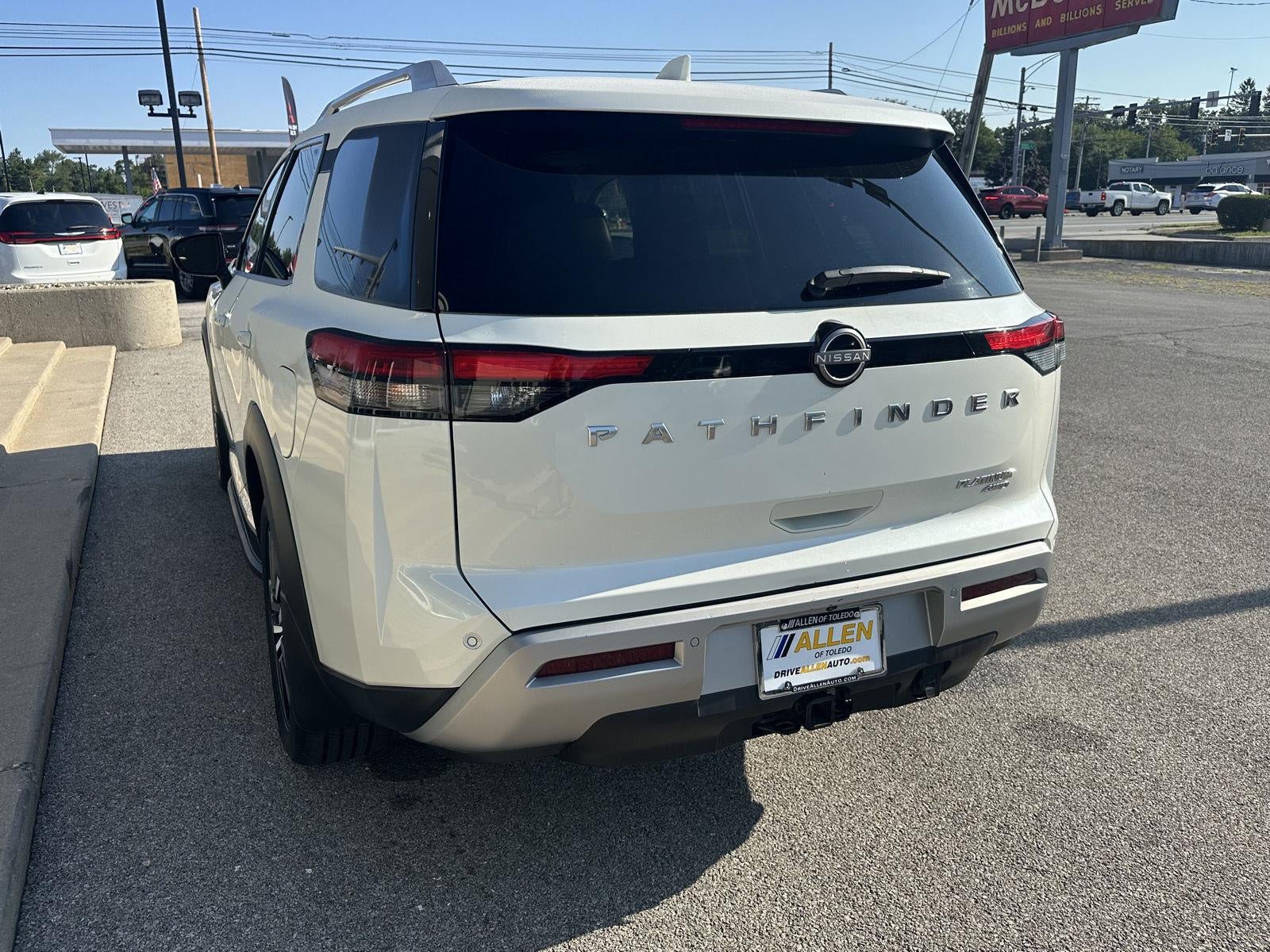 2023 Nissan Pathfinder Platinum
