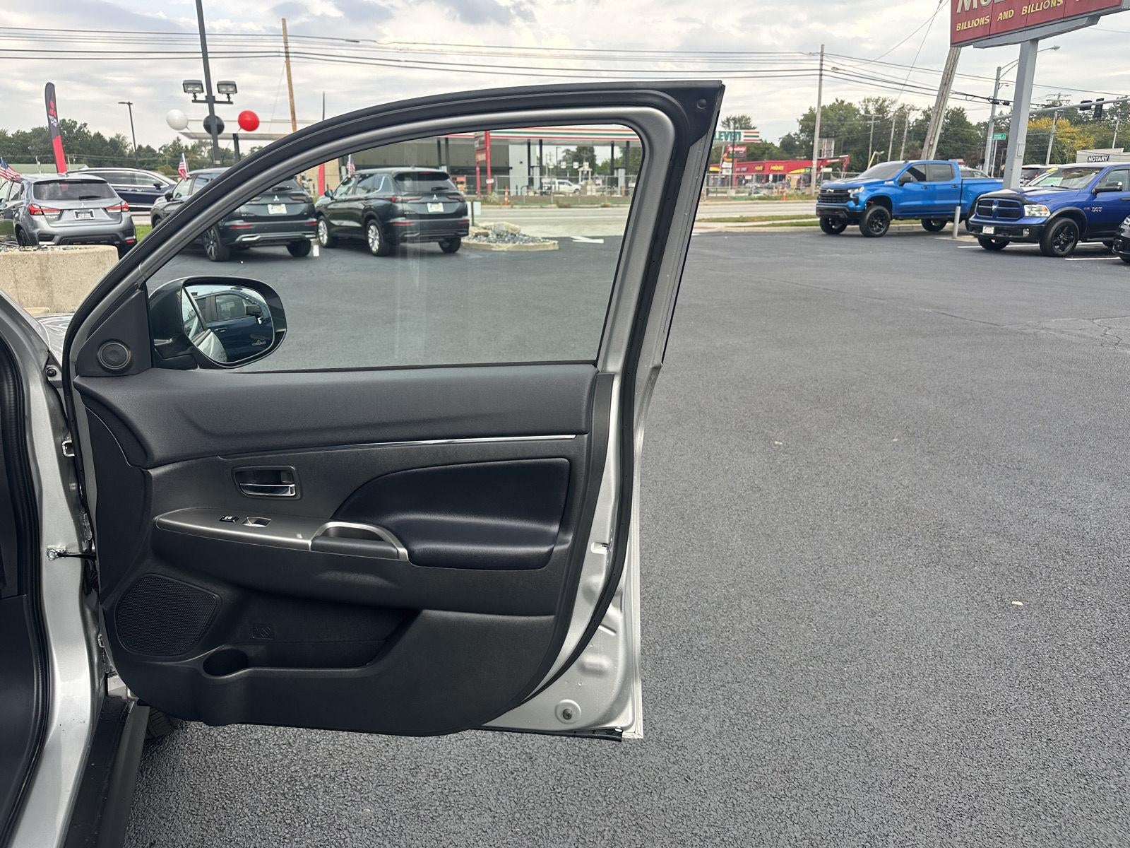 2025 Mitsubishi Outlander Sport ES