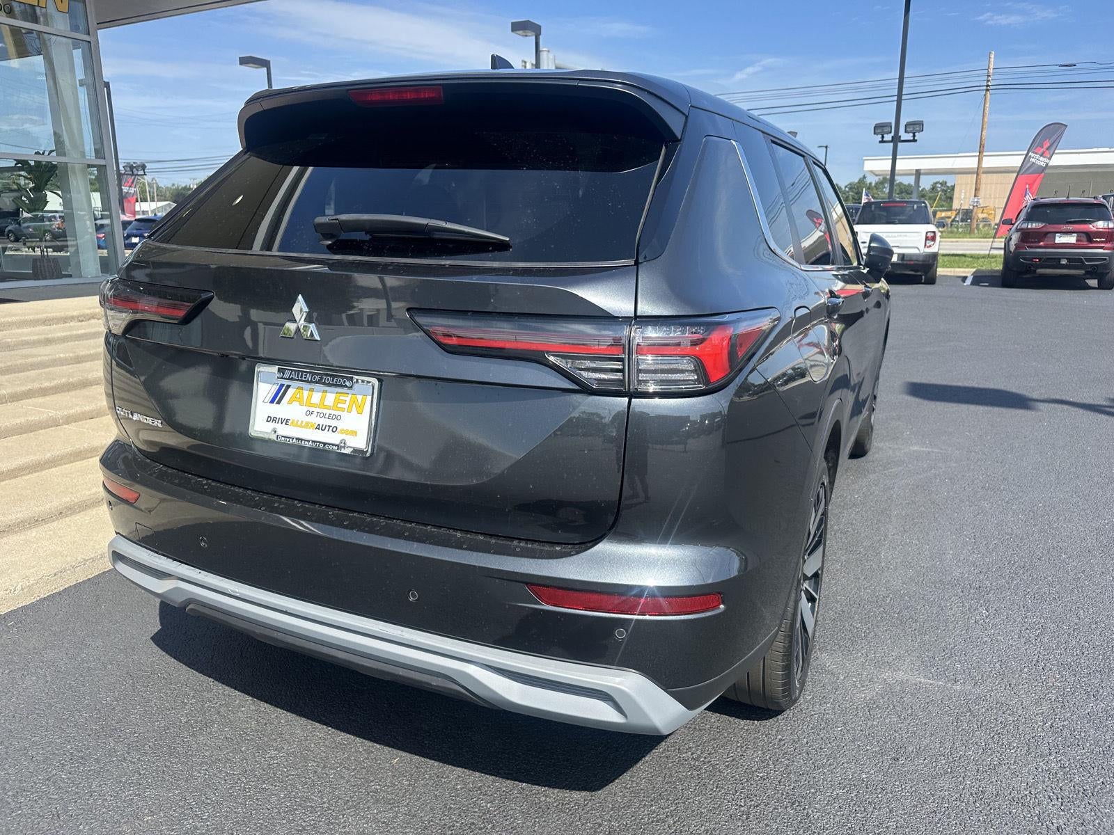2025 Mitsubishi Outlander SE