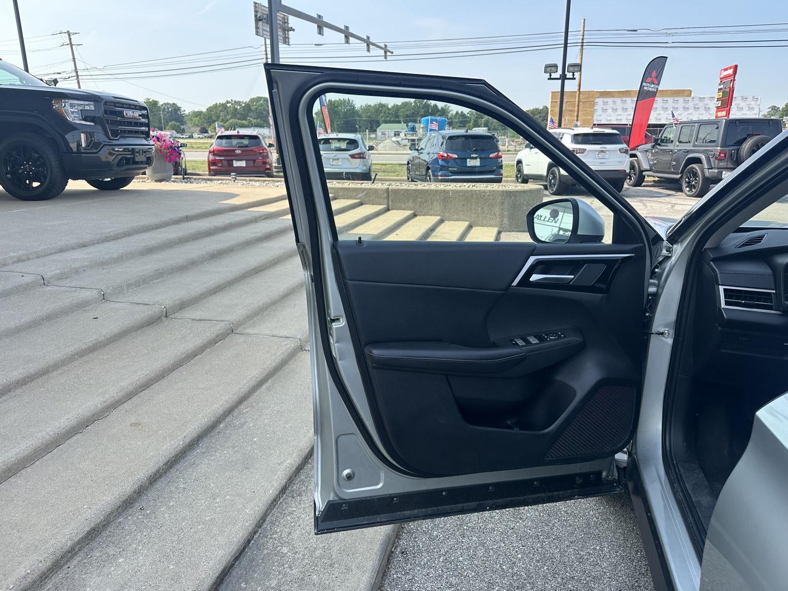 2024 Mitsubishi Outlander SE FWD