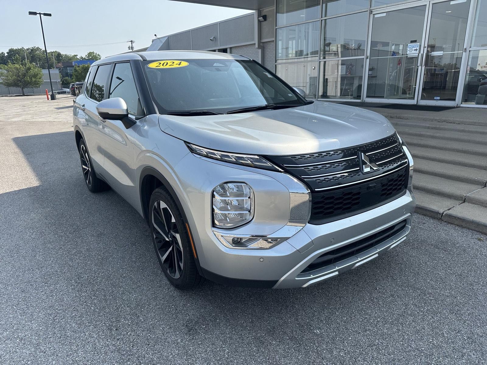 2024 Mitsubishi Outlander SE FWD