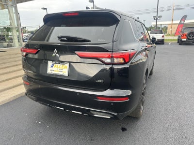 2023 Mitsubishi Outlander SE