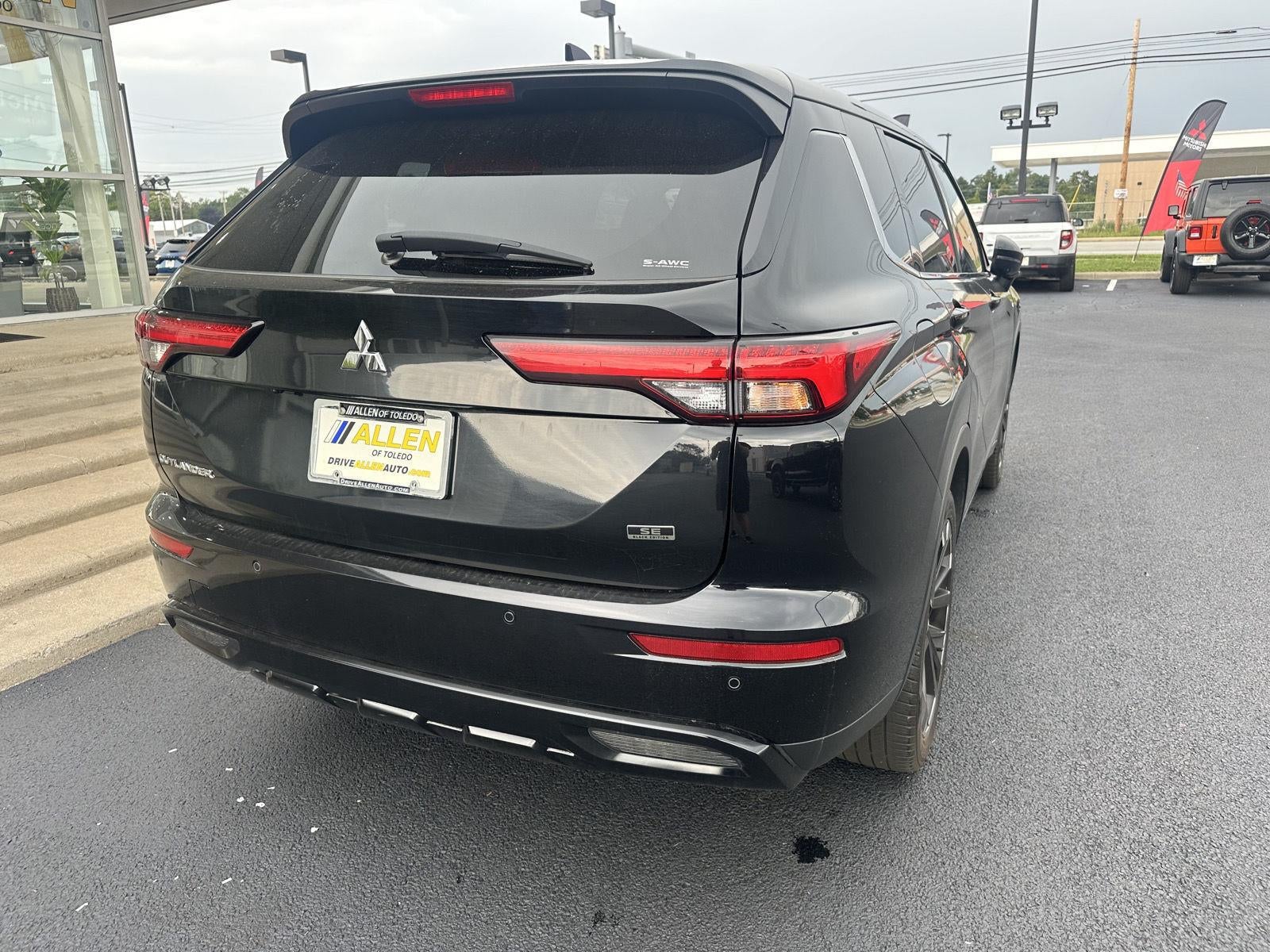 2023 Mitsubishi Outlander SE
