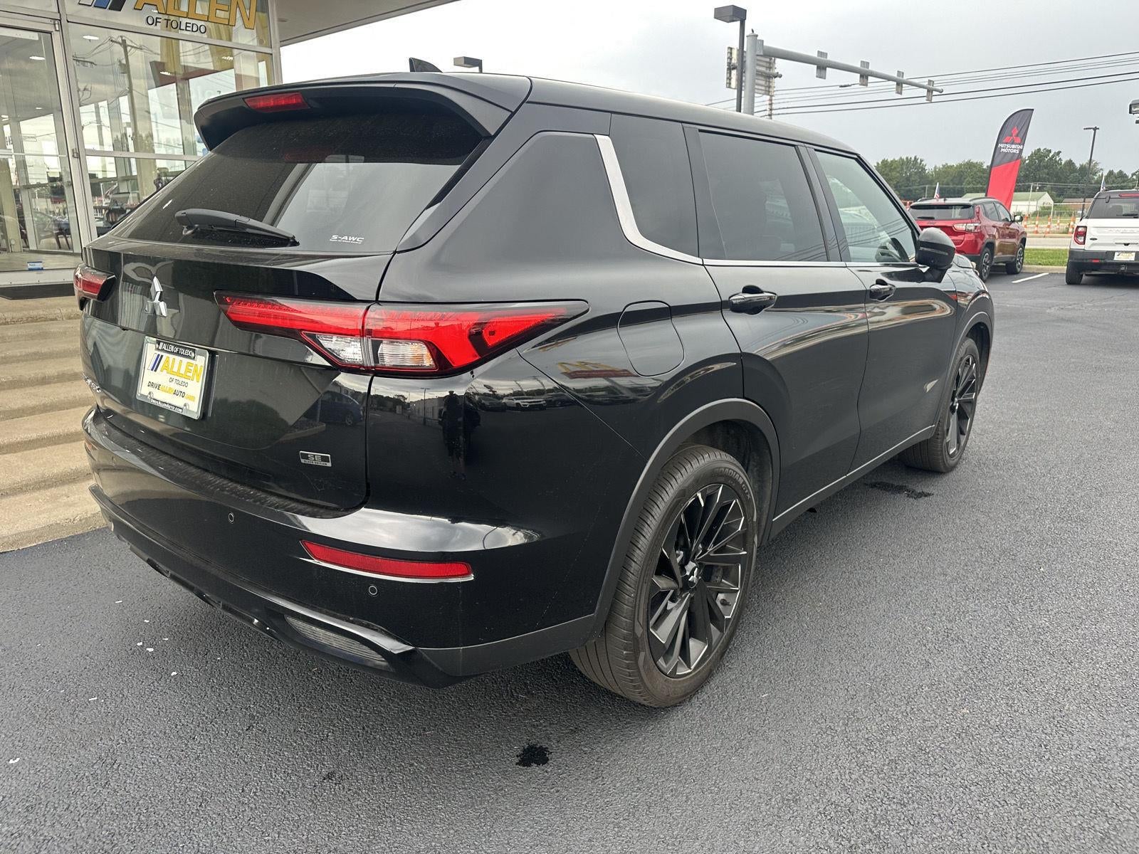 2023 Mitsubishi Outlander SE