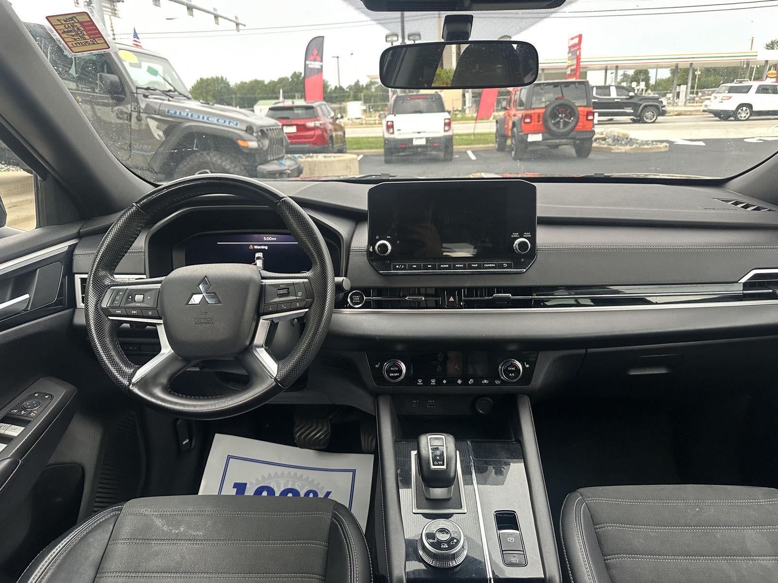 2023 Mitsubishi Outlander SE