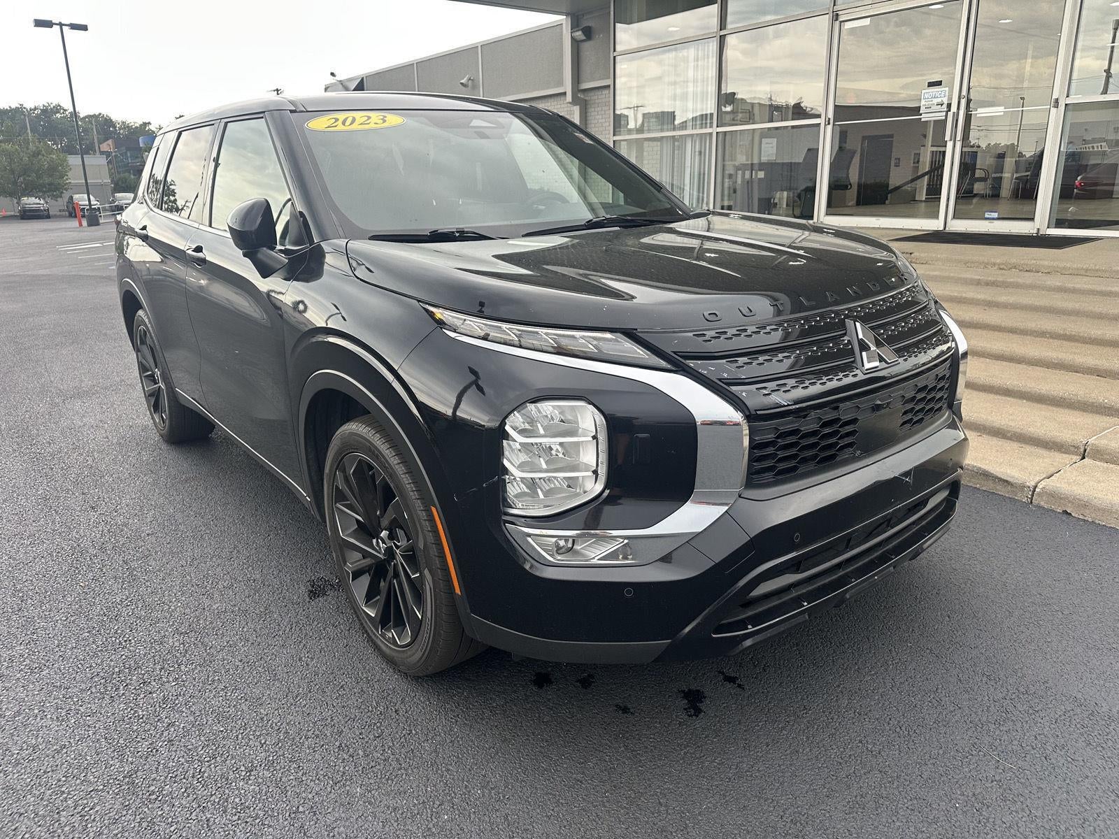 2023 Mitsubishi Outlander SE