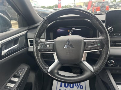 2023 Mitsubishi Outlander SE