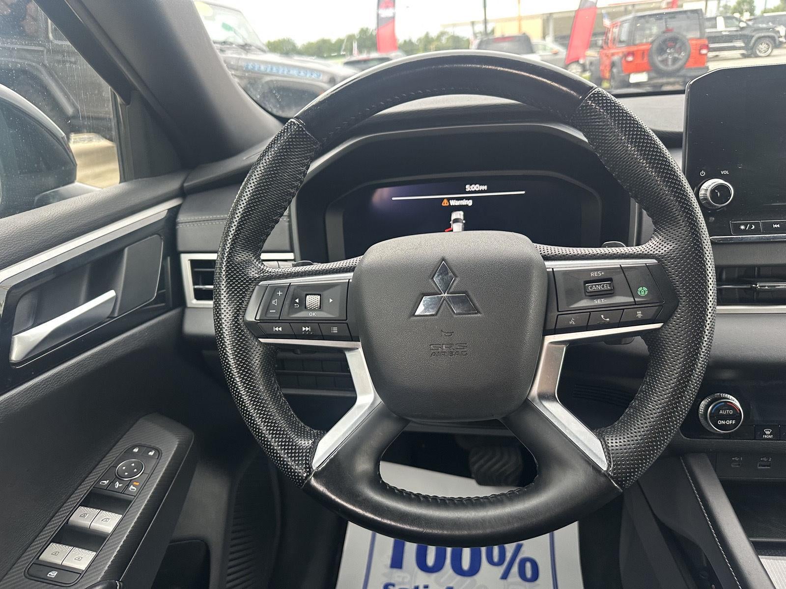 2023 Mitsubishi Outlander SE
