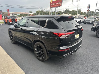 2023 Mitsubishi Outlander SE