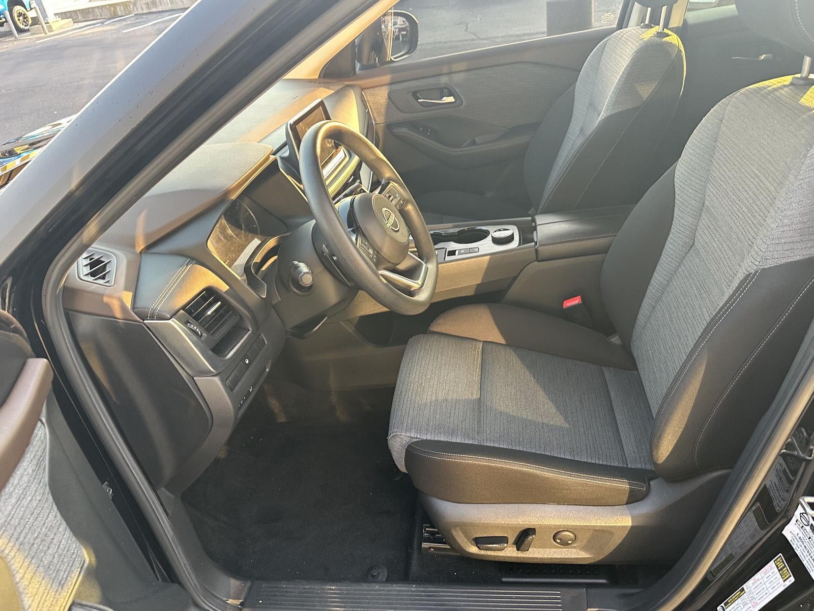 2023 Nissan ROGUE AWD SV